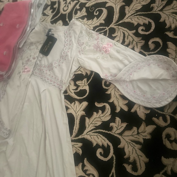 Medium size - Picture 3 of 3